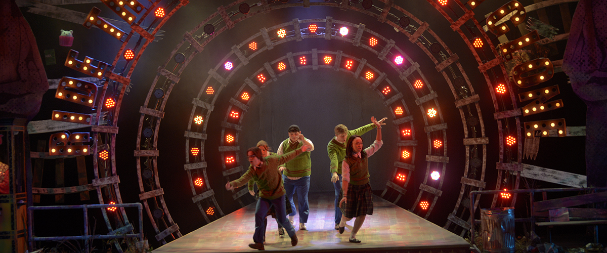 Image of actors in Ride the Cylone.